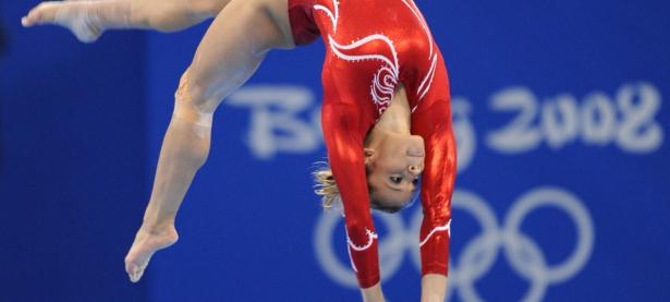 阿扎伦卡在独行侠比赛中势不可挡，比分优势明显引发热议！