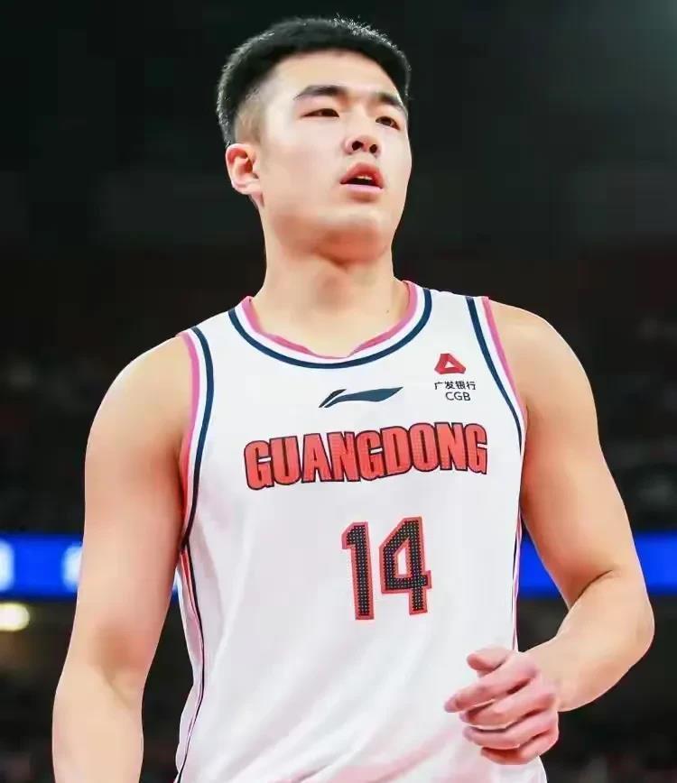 人紧随其后,突破梦之队纪录